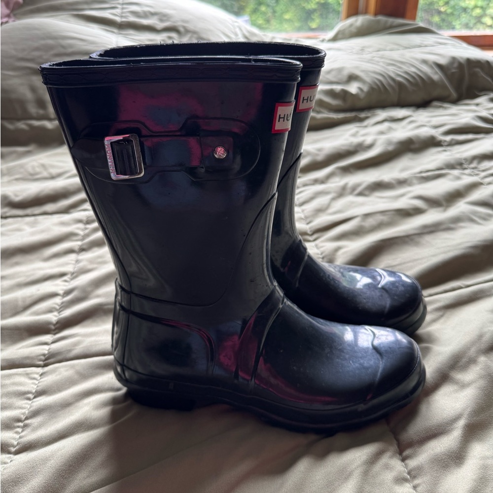 Hunter Glossy Navy Boots with Buckle